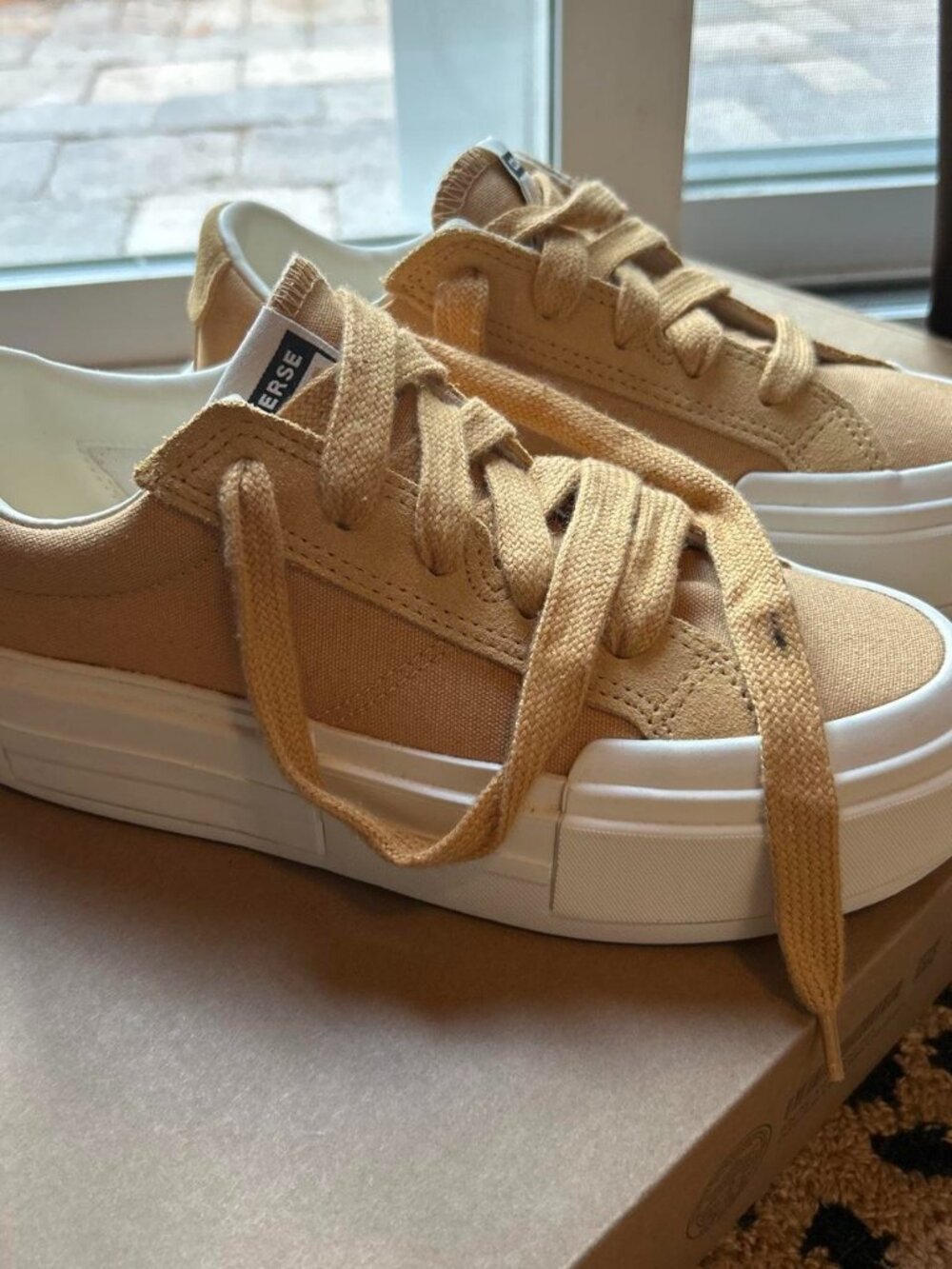 Mustard yellow Converse Low tops Size 8